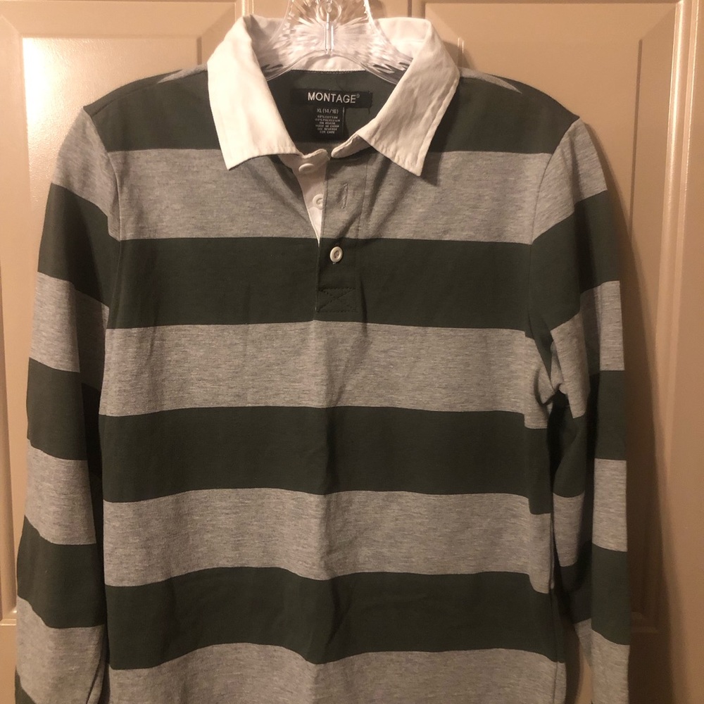 Boys extra large, three button collared shirt